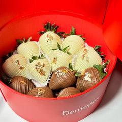 "Christmas Delight: Evergreen Elegance with Belgian Chocolate-Covered Strawberries"