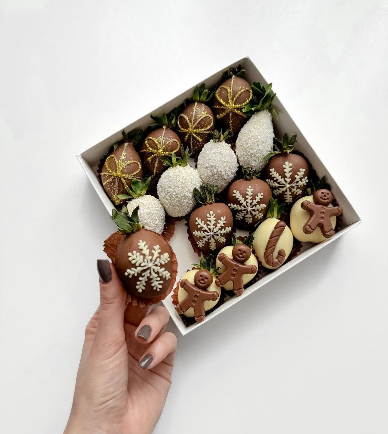 " Jolly" White And Milk Chocolate Covered Strawberries