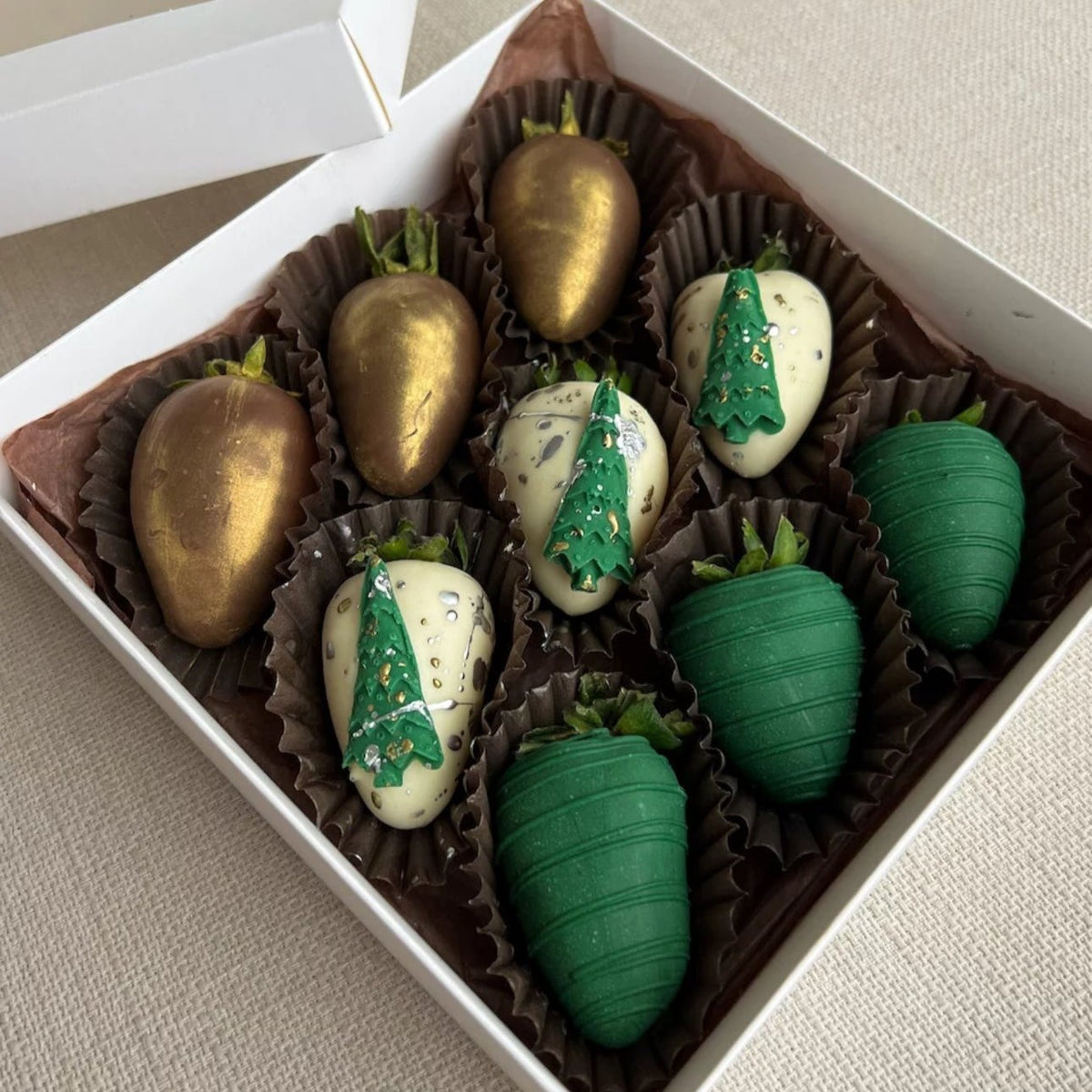 " Evergreen" White  Chocolate Covered Strawberries