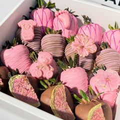 Baby Girl Chocolate Covered Strawberries | Pink Baby Shower Gift Box